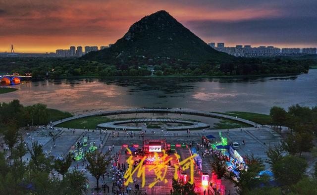 大雨后的坚, img