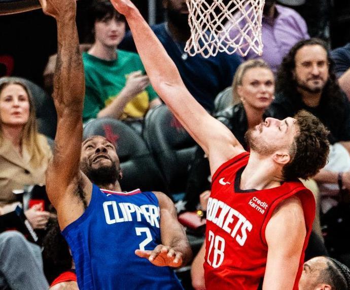 同的资质报, 知名度, 岁的落选秀