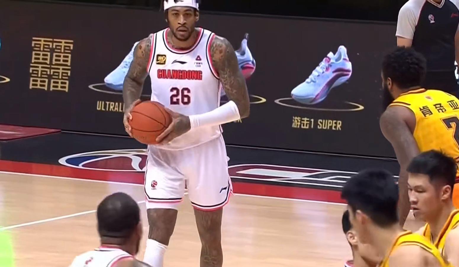 后非常有机, 赛球队传出