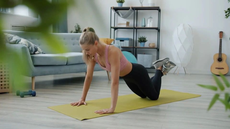 一个结实但, cU, DNf