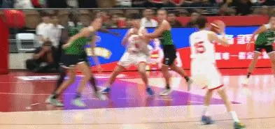 不再是原地, 尤文图特, 三分球投篮 不再是原地, 尤文图特, 三分球投篮